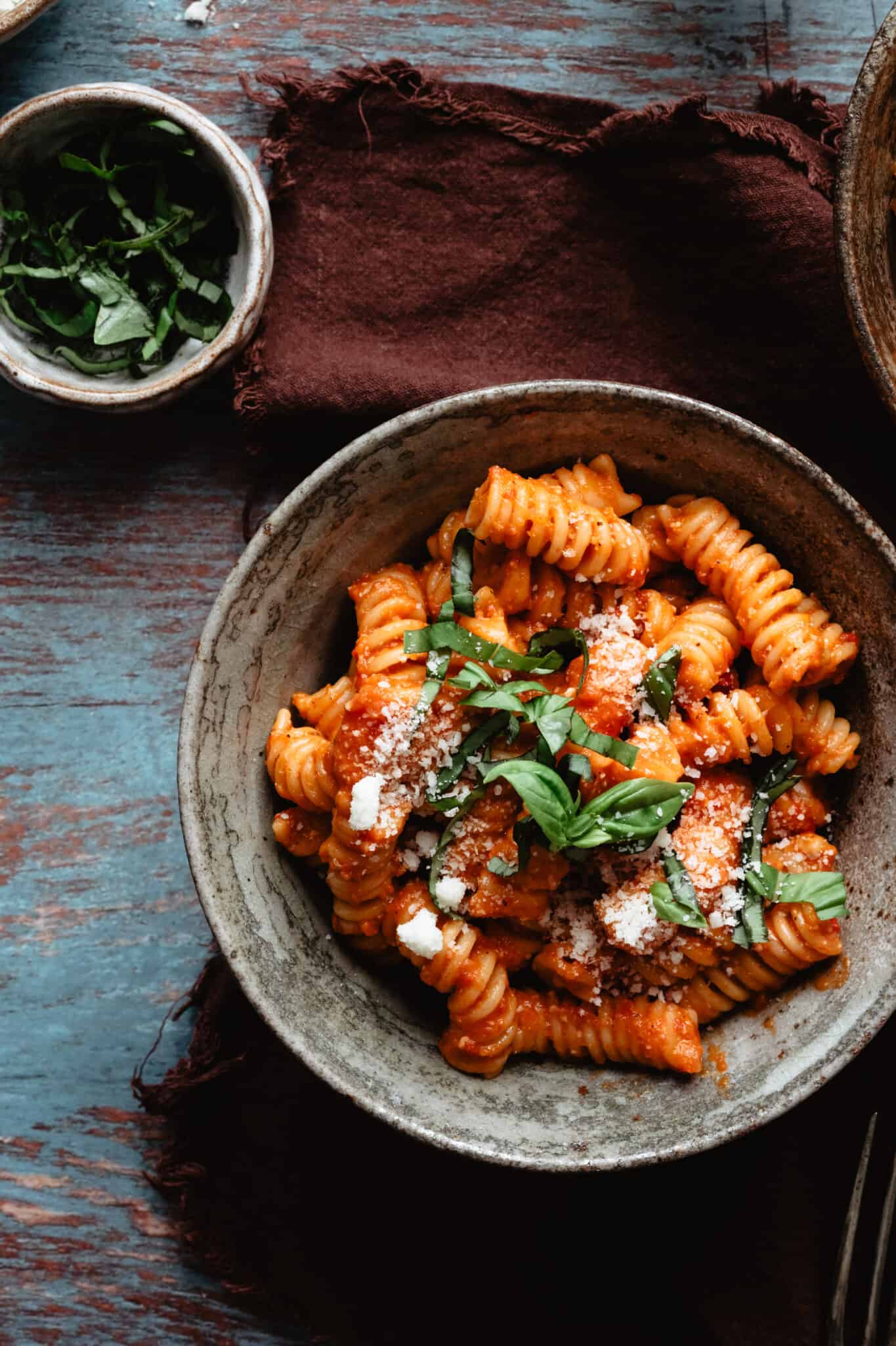 Restaurant Style Creamy Red Pepper Pasta Kalejunkie