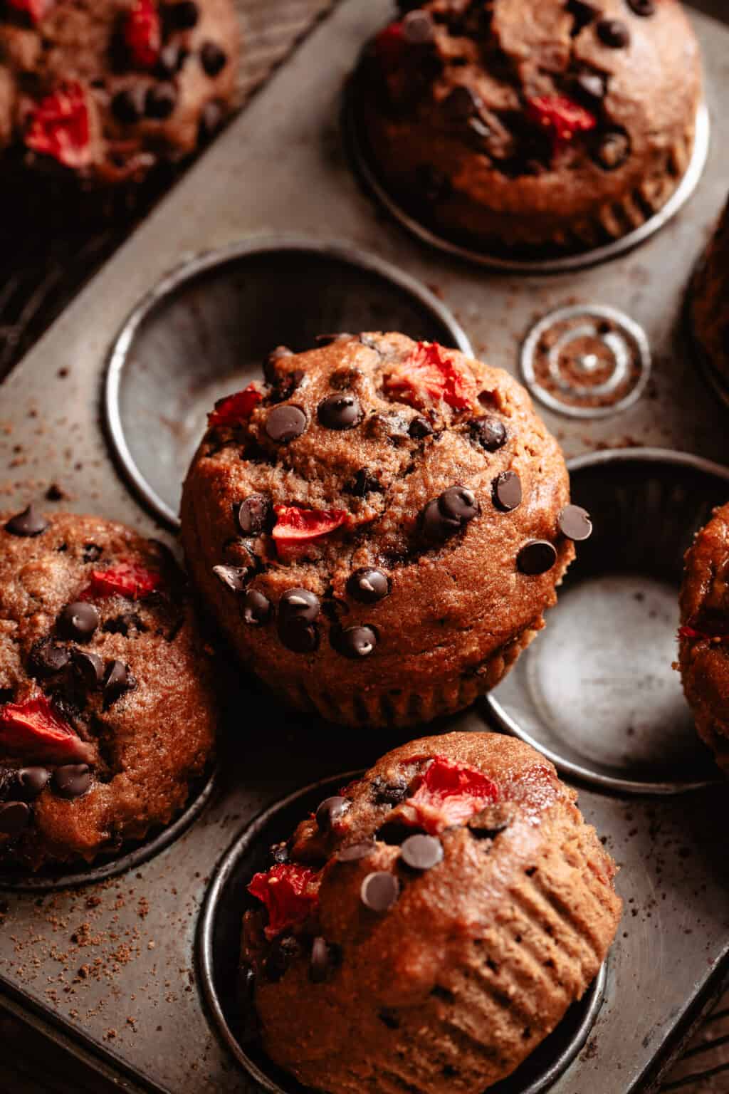 Healthy Strawberry Banana Chocolate Chip Muffins Kalejunkie