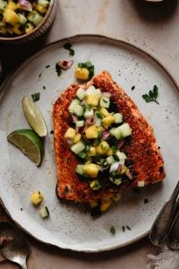 GRILLED SALMON WITH MANGO SALSA