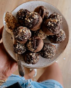 CHOCOLATE HAZELNUT MELTAWAYS