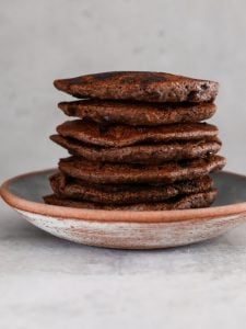 Fluffy Banana Chocolate Chip Pancakes