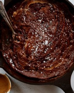 Flourless Fudge Banana Skillet Cake