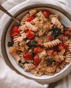 Tomato and Spinach Pasta with Pistachio “Parmesan”