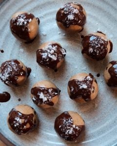 Salted Cashew Vanilla Balls