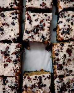 BLUEBERRY BANANA BREAKFAST BARS