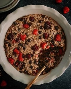 Mixed Berry Chocolate Chip Oatmeal Bake