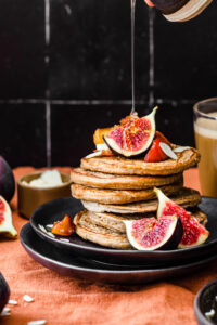 Healthy Apple Spice Oatmeal Pancakes