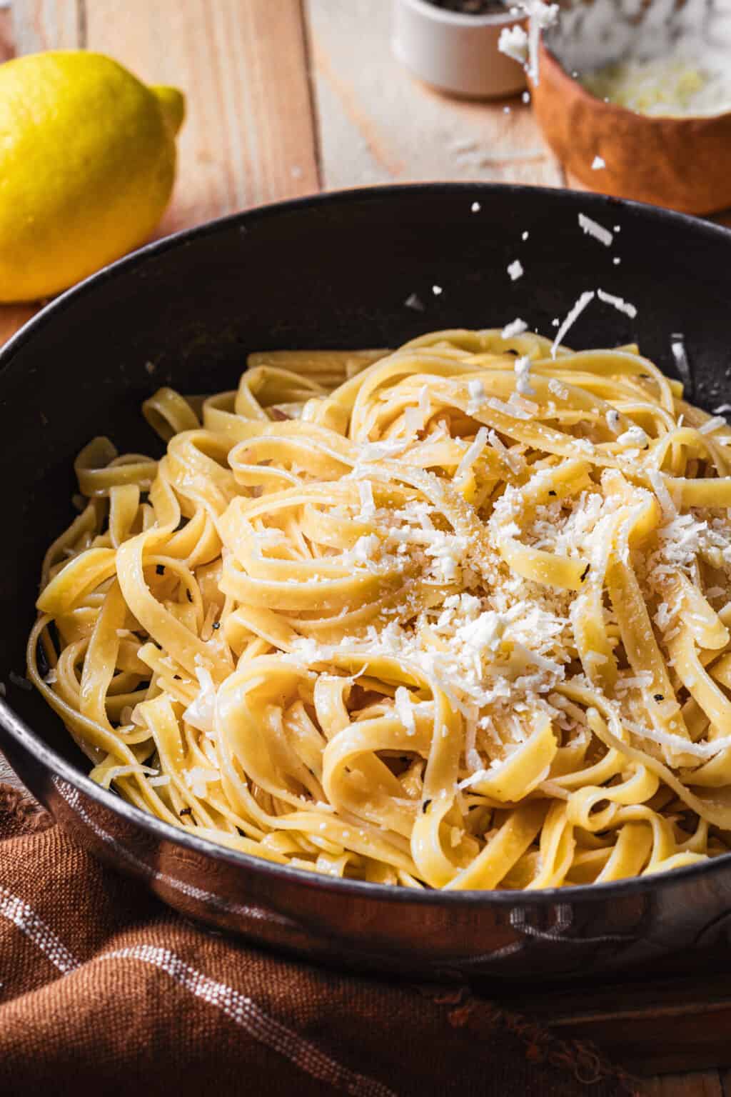 Simple Lemon Garlic Pasta Kalejunkie