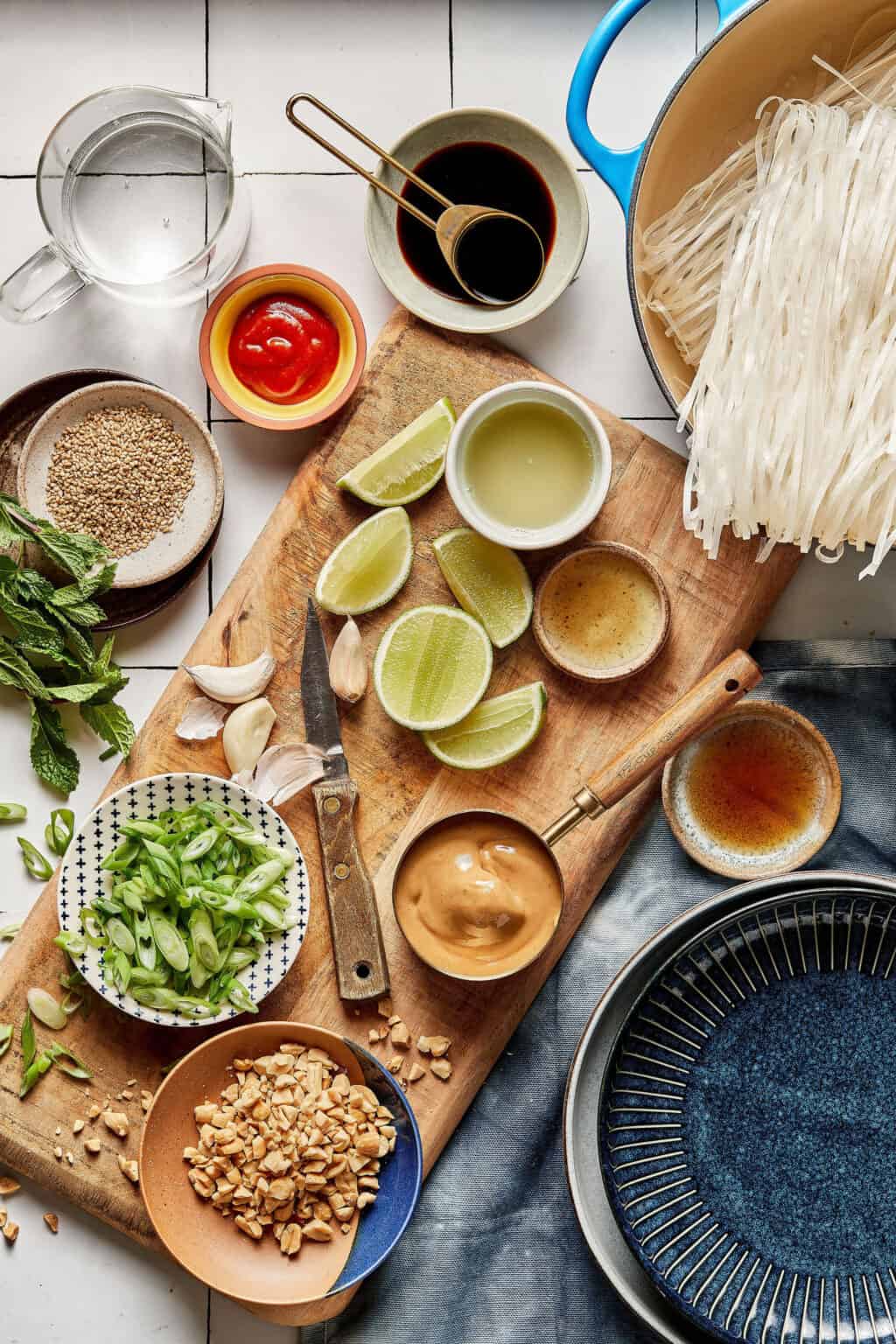 Quick & Easy 10Minute Rice Noodles with Spicy Peanut Sauce Kalejunkie