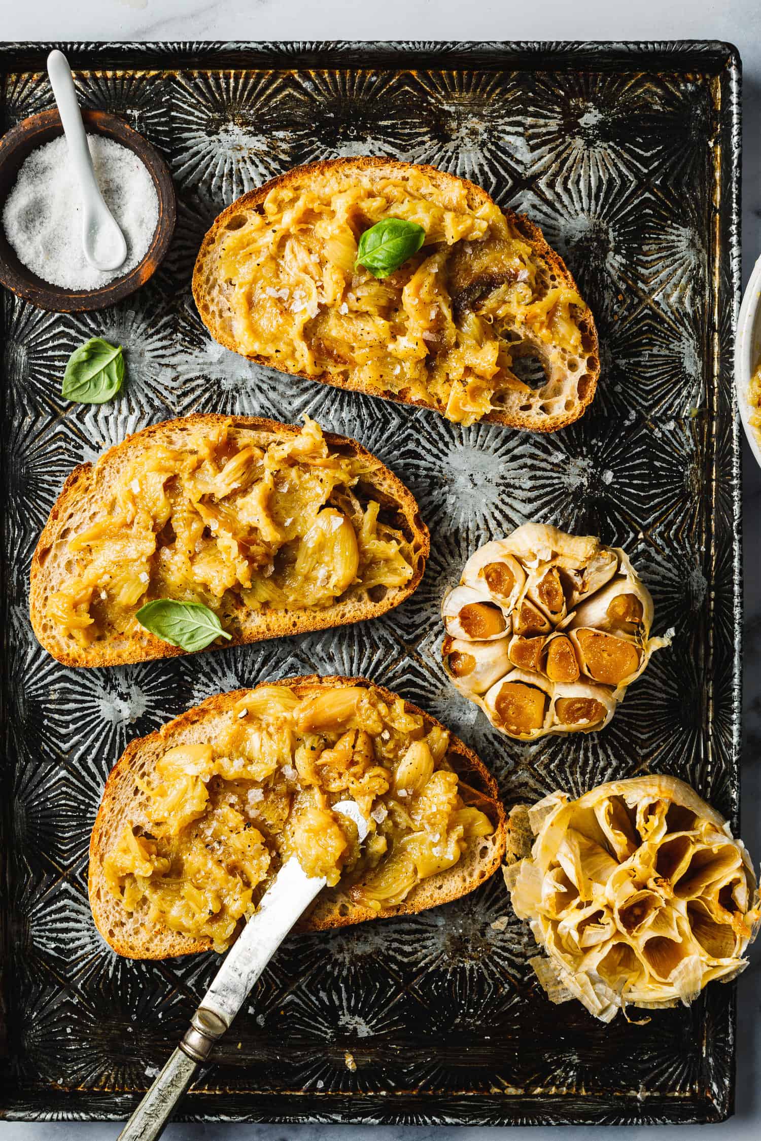 How to Make Perfect Roasted Garlic No Foil Needed! Kalejunkie