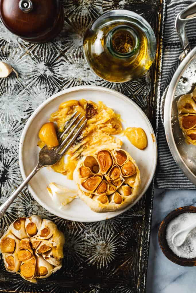 How to Make Perfect Roasted Garlic No Foil Needed! Kalejunkie