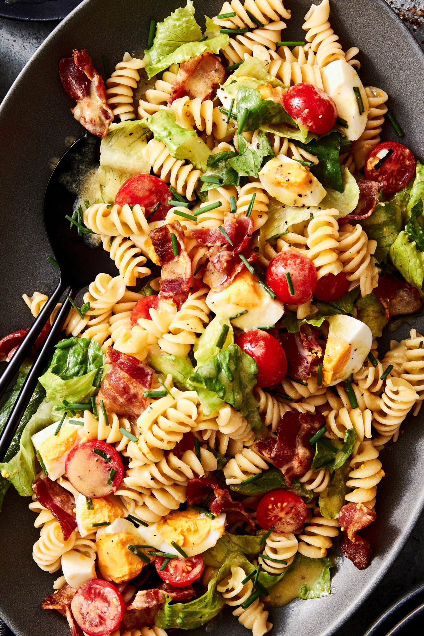 Easy BLTE Pasta Salad with Champagne Vinaigrette Kalejunkie