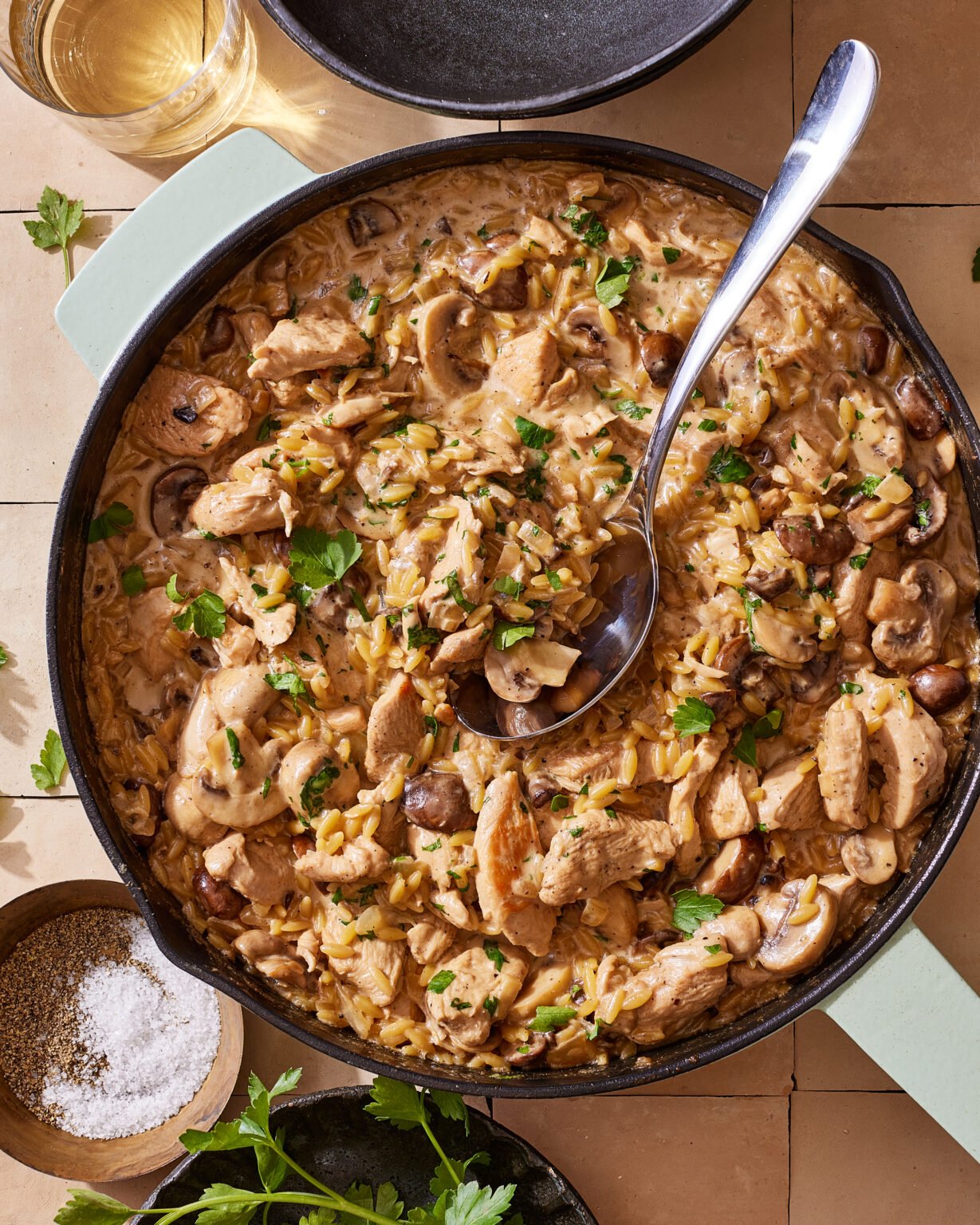Creamy OnePot Chicken Marsala Orzo Kalejunkie