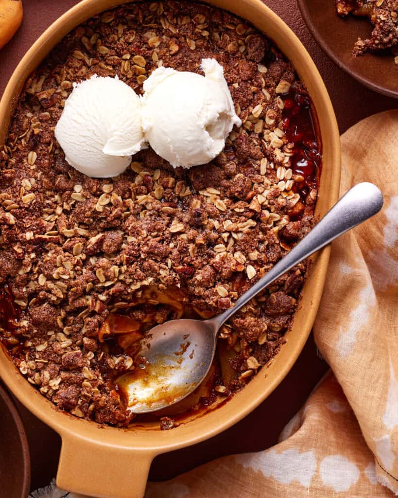 Gingerbread Pear Apple Crisp - Kalejunkie