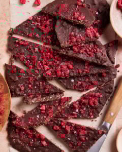 Copycat Trader Joe’s Dark Chocolate Bark with Puffed Quinoa & Raspberries