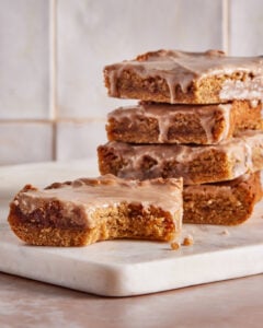 Chewy Cinnamon Roll Bars