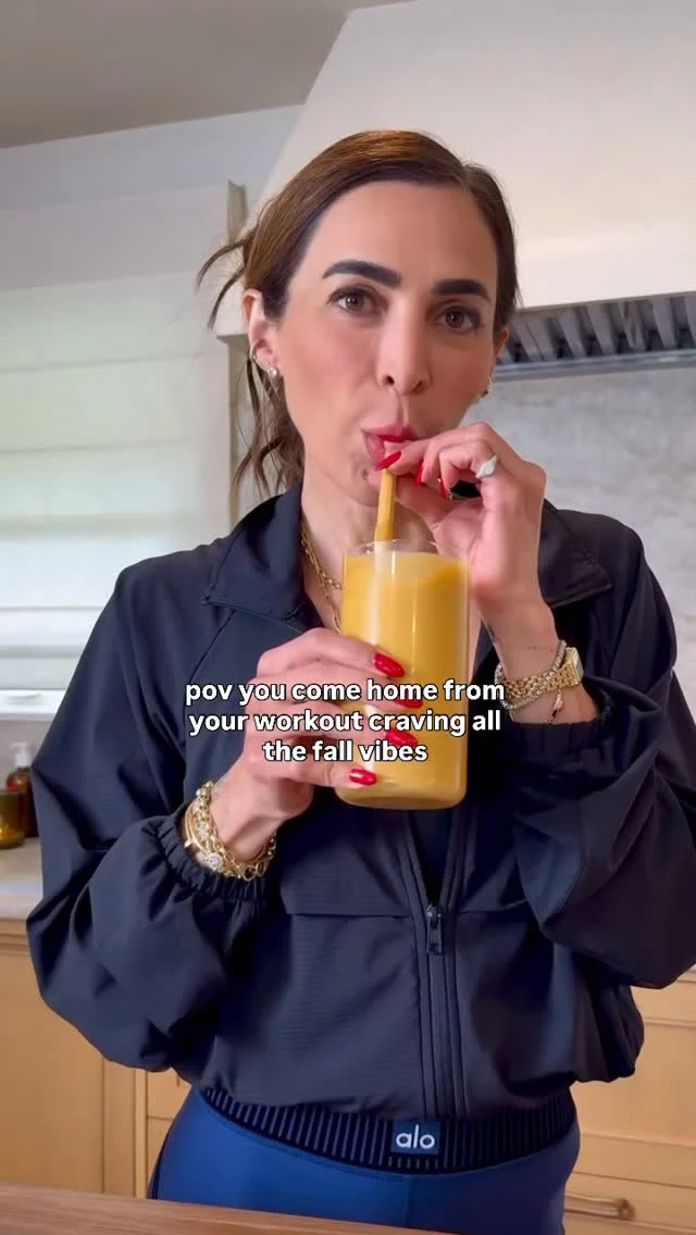 @kalejunkie this is my post pilates PUMPKIN PROTEIN COLLAGEN SMOOTHIE, so good and so nourishing especially after a workout. Also makes a yummy breakfast or afternoon treat! 😋 

Comment LINKS and I will send you links to my blender, tools, and the magic collagen that transformed my skin at 44!

Makes one smoothie
1/2 banana (frozen preferably)
1/2 cup pumpkin puree (mine was frozen, but not necessarily)
2 tb liquid Biocell collagen (optional but not for me 🙆🏻‍♀️)
3/4 cup milk of choice (I am using my homemade pistachio milk)
1 scoop vanilla protein powder
1/2 tsp pumpkin spice
Ice cubes as needed

Add all of your ingredients to a blender and blend until smooth and creamy. Transfer to a glass and enjoy! #protein #proteinsmoothie #pumpkinsmoothie #alo