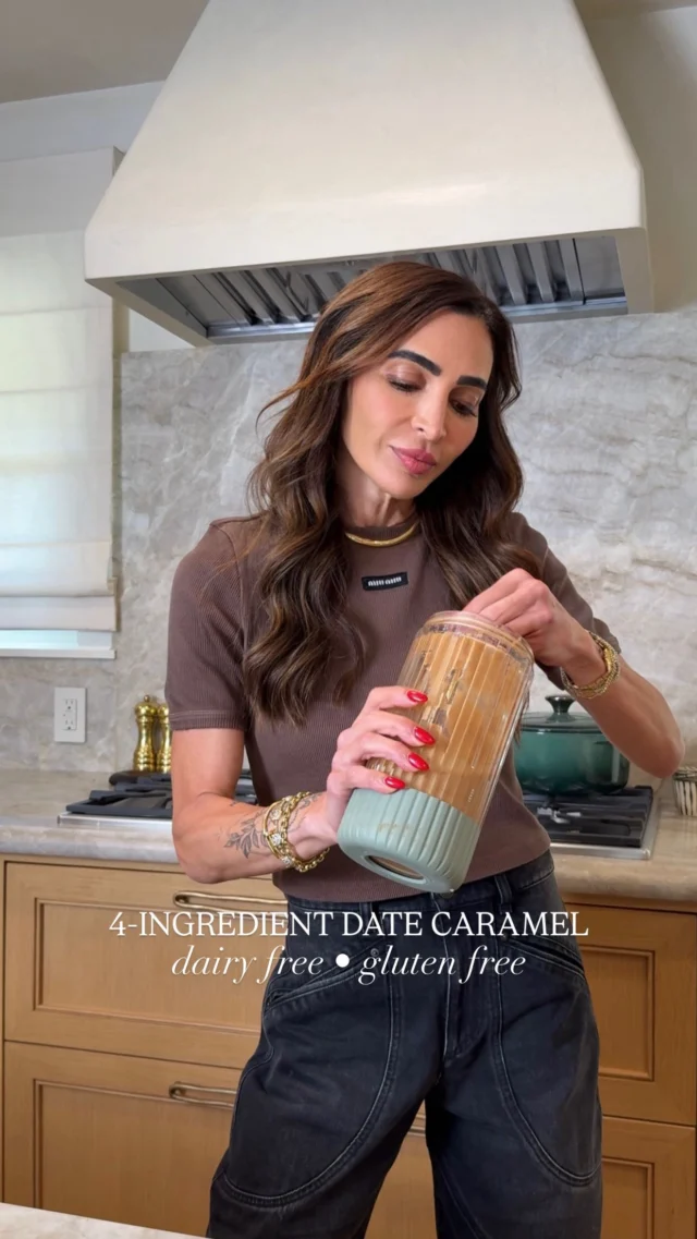@kalejunkie 4-INGREDIENT WARM DATE CARAMEL—use it as a dip for apples 🍏 , in your coffee, over yogurt, oatmeal and so much more! It’s highly addictive, you’ve been warned! 🙂 You can keep this in your fridge for up to two weeks. 

Comment LINK 🔗 and I will DM you my favorite blender!

1 1/2 cups dates, pitted and soaked
1/2 tsp sea salt
2 tsp vanilla extract 
1/3 cup coconut oil, melted
1 cup dairy-free milk of choice, warmed

Soak dates in boiling hot water for at least 30 minutes or overnight, then drain the liquid and add to a blender with the remaining ingredients. Blend until nice and creamy. To store, transfer to a covered container and refrigerate. Enjoy!
#caramel #dairyfree #caramelrecipe