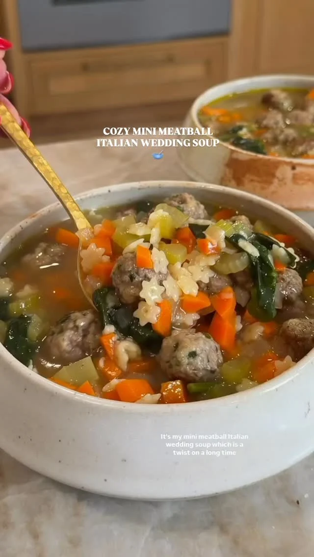 @kalejunkie 🥣 COZY MINI MEATBALL ITALIAN WEDDING SOUP! The OG Italian wedding soup recipe from my blog got a little upgrade this season and now that cozy season is upon us, it’s time for you to make it. This soup is a hug in a bowl—comforting, nutritious, and it freezes well too! ⁣
⁣
SHARE this post with friends, SAVE, and FOLLOW for more!⁣
⁣
Makes 8 servings ⁣
Mini Meatballs⁣
1 lb ground beef (90/10)⁣
1/2 lb mild Italian sausage (casings removed)⁣
3/4 cup panko breadcrumbs ⁣
2 eggs⁣
3/4 cup parmigiano reggiano cheese, finely grated⁣
1/3 cup italian parsley, finely chopped⁣
2 tsp garlic powder⁣
1 tsp kosher salt⁣
1 tsp ground black pepper⁣
⁣
Soup⁣
2 tb olive oil ⁣
1 small yellow onion, finely diced⁣
3 celery stalks, finely chopped⁣
3 carrots, finely chopped ⁣
5 cloves garlic, mashed⁣
3/4 cup mini pasta of choice (stelline, orzo, etc.)⁣
1/3 cup white wine (optional)⁣
6 1/2 cups chicken broth⁣
1 lemon, juiced (1/4 cup) ⁣
3 cups fresh spinach⁣
2 bay leaves⁣
⁣
Garnish: more grated parmigiano reggiano cheese and additional lemon juice if desired! ⁣
⁣
First, make your mini meatballs. Add all meatball ingredients to a large bowl and mix to incorporate everything well. Form mini meatballs (~1 tsp of meat mixture) and line them up on a plate.⁣
You will get 40-50! Heat a large non-stick skillet over medium heat. Add the meatballs and brown on all sides, then remove from heat (not fully cooked through is ok!). Next, in a large soup pot, add the olive oil, and once hot, add the onions, carrots, celery and garlic. Cook for about 6-7 minutes and then add in the pasta. Mix for 1-2 minutes to toast the pasta, then pour in the white wine to deglaze the pot, scraping up the goodness from the bottom of the pan. Add the broth and lemon juice, and the meatballs to the pot. Bring to a gentle boil, then reduce heat to low, add the spinach and allow to cook for 15 minutes so the flavors soak in and the spinach wilts. Divide between bowls and serve with extra cheese & lemon juice on top. ENJOY!⁣