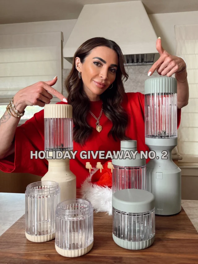 HOLIDAY GIVEAWAY NO.2! 🫶🏻 Every holiday season, I do a few giveaways to thank you for your support of my work all year long—and this one is so good! 🎄FIVE (5) members of the KJ community will win a Beast blender—my most fav kitchen tool that I use literally every single day. You get to choose the color!

To enter, it’s simple!
1. Follow me, @kalejunkie 🫶🏻
2. Tag two (2) friends, in separate comments (easier for me to tally entries)
3. Tell me one thing on your Christmas list ♥️
4. BONUS ENTRY: share this post on your stories!

NOTE: if any fake accounts pop up, report and block them — I only have one account which is this one!

Winner will be announced on my IG stories on Saturday 12/20–no delays this time lol 😊. U.S. only. This is in no way sponsored or affiliated with Instagram. Good luck, my friends!