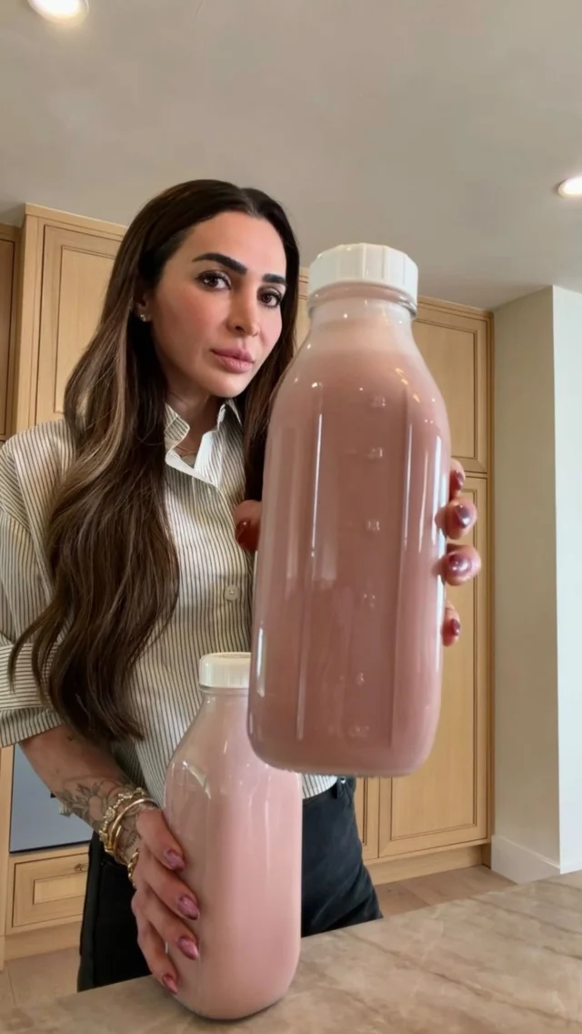 @kalejunkie 🍓🥛 CREAMY NO-STRAIN STRAWBERRY CASHEW MILK is truly one of my favorite things to prep each week! I use it for my iced matcha lattes, coffee, overnight oats and more! It is thick, creamy and truly better than ANYTHING you can buy in the store and less expensive too! This recipe makes 2 liters, which I go through in a week!

Comment LINK and I will DM you the links to everything here including the strawberry powder! 🔗 

Recipe makes 2 liters
1.5 cups raw cashews
1 cup freeze dried strawberries or strawberry powder
6 cups cold water
3 tb maple strup
1 tb vanilla extract
1/2 tsp sea salt

Add all of the ingredients to a high speed blender and blend for 2 minutes until the liquid is completely smooth (no chunks of cashews or strawberries). Transfer to jars, cover and store in the refrigerator for up to one week.