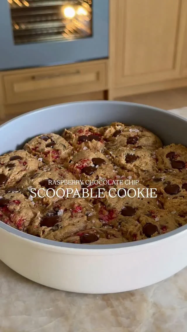 @kalejunkie ✨ SCOOPABLE RASPBERRY CHOCOLATE CHIP COOKIE, because what’s better than a cookie in scoopable form with vanilla ice cream on top? Nothing! One of the reasons why this trend is so popular (besides that it’s fun to eat!), is the texture—it’s like a cake and a cookie had a baby. This is the perfect Easter and Spring dessert that everyone will love! It’s made with @hukitchen dark chocolate baking chocolate chips, so you KNOW it’s going to be good! Hu chocolate is made with simple ingredients and it’s organic and fair trade too! You can find Hu at Whole Foods, Sprouts and Target! #HuKitchen #hupartner

1 cup oat flour
1 cup creamy cashew butter
1/2 cup maple syrup 
1 egg
1 tsp baking soda
2 tsp vanilla extract 
1 heaping cup @hukitchen baking chocolate chips
1 cup fresh raspberries 
Vanilla ice cream, for serving

Preheat oven to 350F. In a large bowl, mix together the oat flour, cashew butter, maple syrup, egg, baking soda, and vanilla extract, until smooth, and there are no clumps. Fold in the chocolate chips and fresh raspberries. Mix, mashing most of the raspberries. Grease an 8x8 round dish. Using a cookie scoop, add scoops of the cookie dough until the batter is finished. Bake for 12-13 minutes or until the top is crunchy. It will be nice and gooey inside. Scoop and enjoy with a dollop of vanilla ice cream and a pinch of flaky salt on top.