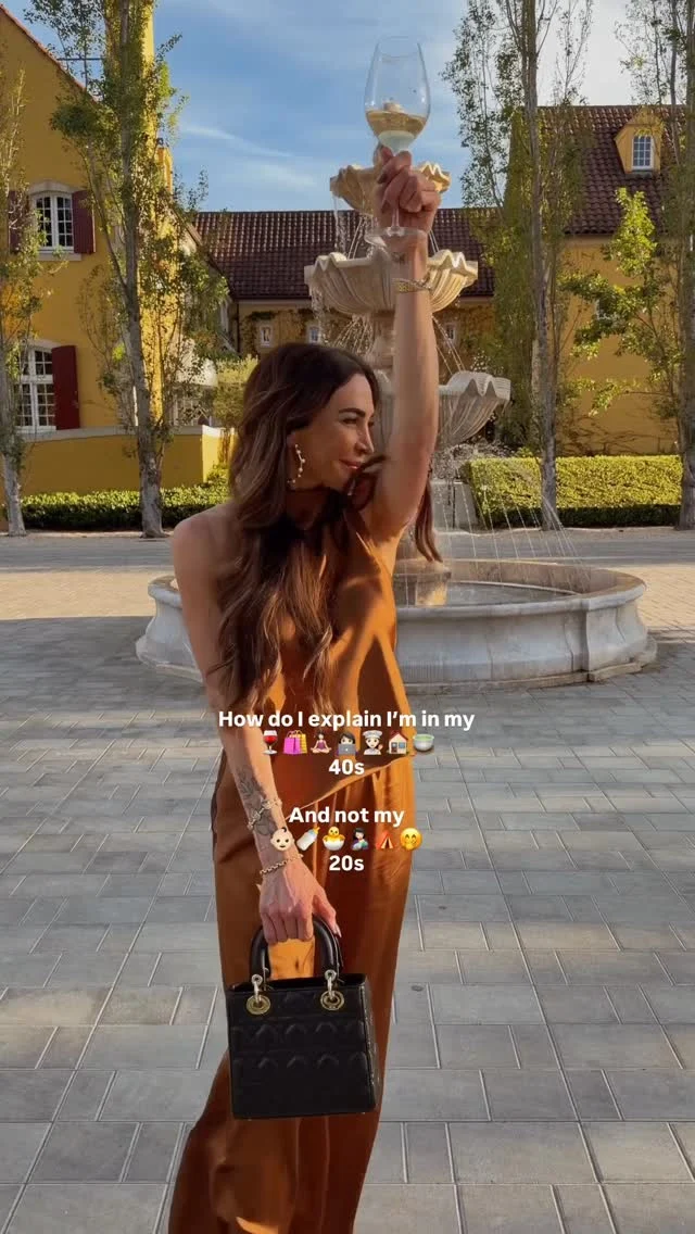 When someone asks what my life is like now, in this phase—it’s this: living in alignment, happy, and going after some big goals and dreams. A reminder to anyone that needs to hear it, that you can rewrite the script of your life anytime you want. It all starts with a single choice:) IB: @valerialipovetsky