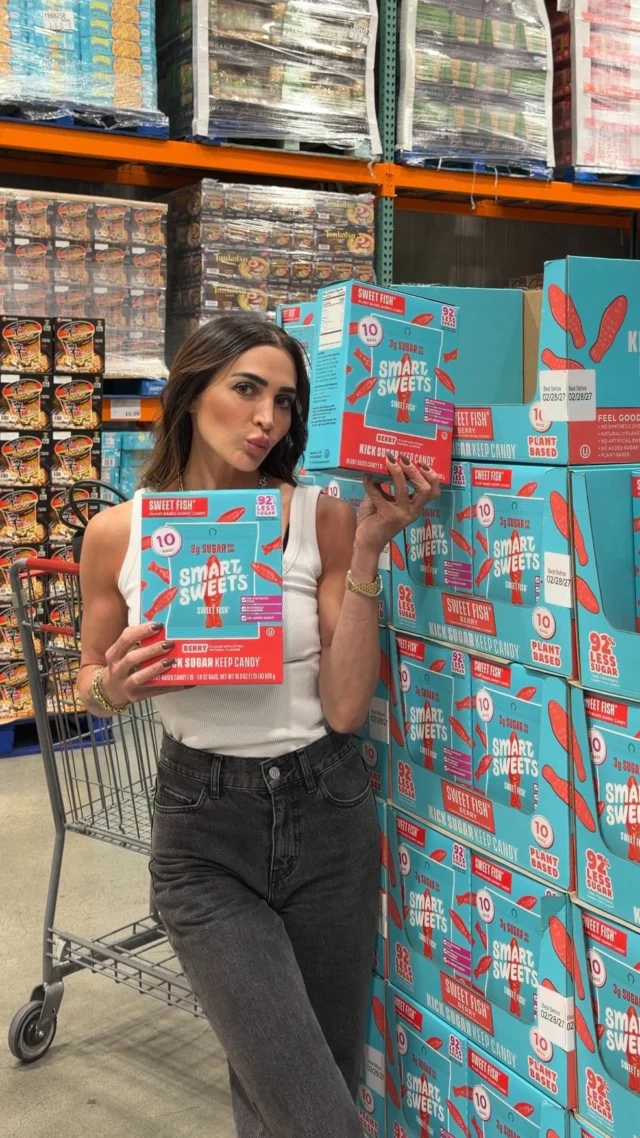It’s official, @smartsweets is now available at Costco nationwide! I always reach for these when I want a low sugar, fun treat, which is every day 🤭 #SmartSweets #SmartSweetsPartner