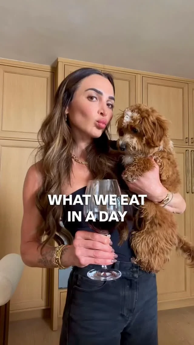What we eat in a day! I rarely show videos like this because honestly no two days are alike for me—but the one thing that hasn’t changed is what Logan eats and that is @thefarmersdog! The Farmer’s Dog makes gently cooked real meats and veggies to help dogs live long and healthy lives. Just like what we eat matters, what food dogs eat matters too. Comment LINK and I will DM you to get 60% off your first box (or just head to the link in my bio). And don’t worry, transitioning to Farmer’s Dog is easy—they provide instructions for that too! #tfdpartner