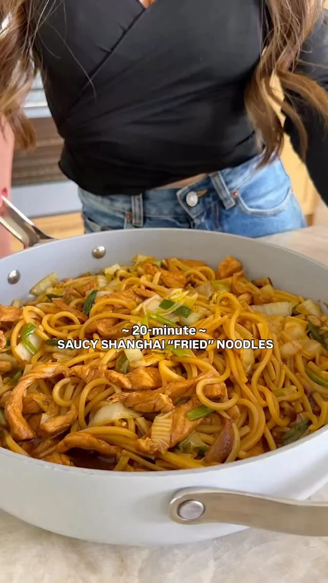 @kalejunkie 20-MINUTE SHANGHAI “FRIED”NOODLES, a better for you option than hitting that takeout button tonight! *Note, this is -not- an authentic Chinese recipe, it is my take on the classic dish, made with ingredients I had on hand and flavors I remember ❤️.⁣
⁣
SAVE this post, SHARE with friends, and be sure to FOLLOW me @kalejunkie to get more easy recipes like this delivered straight to your inbox!⁣
⁣
Makes 4 to 6 servings⁣
Sauce—⁣
3 tb dark soy sauce (or low sodium soy sauce)⁣
1 tb oyster sauce⁣
2 tb rice vinegar⁣
2 tb maple syrup⁣
2 tsp toasted sesame oil⁣
1/2 tb mirin (optional)⁣
3/4 cup chicken broth ⁣
1 tb corn starch or arrowroot ⁣
⁣
Pork marinade ⁣
1 lb pork loin, sliced thin⁣
1 tb dark soy sauce (or low sodium soy sauce)⁣
2 tsp corn starch or arrowroot⁣
1 tsp sesame oil ⁣
1 tb rice vinegar ⁣
1/2 tsp white pepper (or ground black pepper)⁣
⁣
1 lb noodles of choice (I used gf linguine)⁣
3 cups Napa cabbage, chopped⁣
3/4 cup shiitake mushrooms, sliced⁣
1 cup green onions, sliced into 1” pieces⁣
4 cloves garlic, minced⁣
1 tb avocado oil⁣
⁣
Slice the pork thin and add to a bowl. Toss with marinade ingredients and set aside while you make the sauce and prep the veggies. Next, make the sauce. Cut all of the sauce ingredients to a bowl and whisk until fully incorporated, then set aside. Bring a large pot of water to a boil and cook the pasta until al dente. Drain and set aside. Chop/prep all your veggies. Now, add avocado oil to a large skillet over medium heat. Add the pork, along with the marinade. Cook through then add in the cabbage, mushrooms and green onions, stirring until wilted, then add in the cooked noodles and sauce. Toss to coat very well, then remove from the heat. Serve and enjoy! ⁣
⁣
⁣
⁣