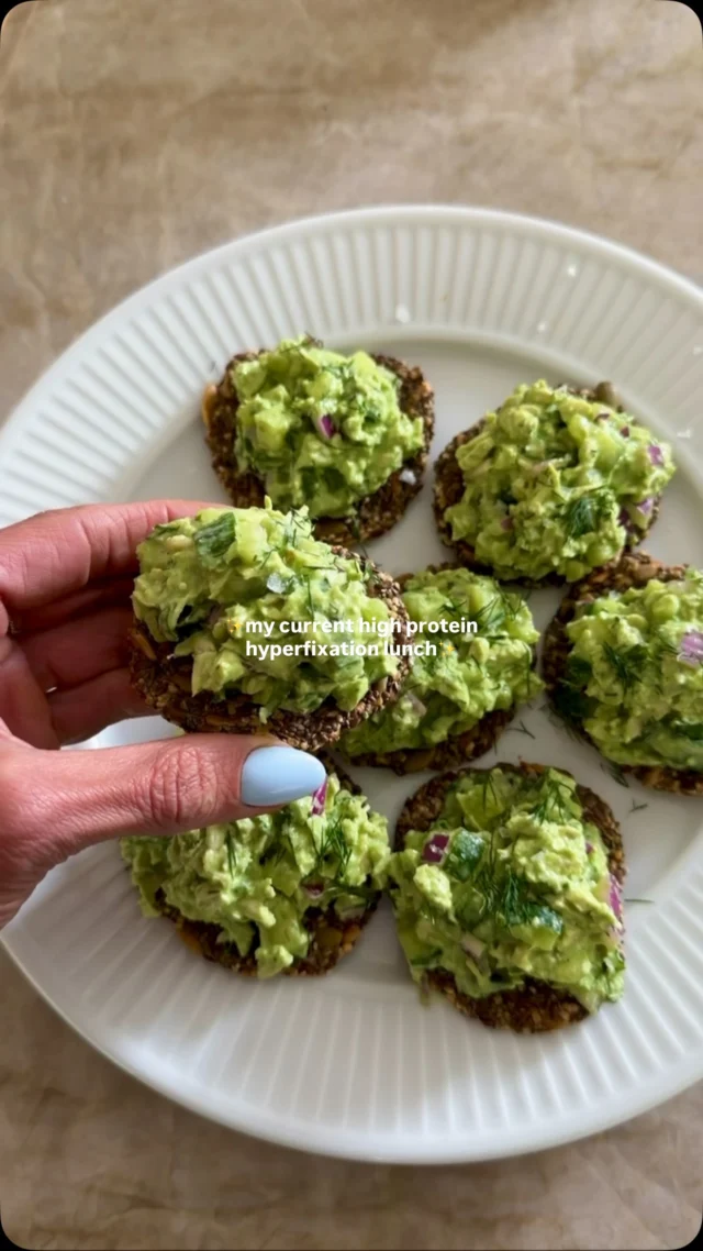 @kalejunkie ✨ HIGH PROTEIN GREEN GODDESS CHICKEN SALAD, the lunch I ate every day this week! 53g protein / 10 carbs / 8 g fat⁣. It is so good and, I swear you will crave this every day. Serve on its own, over romaine lettuce or on your favorite crackers. I have an @ellasflats obsession, IYKYKKKK! They have 1 net carb per serving and are packed with fiber and protein bc they are made with seeds!⁣
⁣
Makes 4 servings⁣
⁣
Chicken Salad:⁣
3 1/2 cups finely shredded/chopped cooked chicken breast (or rotisserie chicken)⁣
3 persian cucumbers, diced (1 cup)⁣
1/4 cup red onion, finely diced⁣
2 tb dill, chopped⁣
2 tb basil, chopped⁣
⁣
Green Goddess Dressing:⁣
1 cup fat free cottage cheese (I recommend 0% Good Culture)⁣
1/2 cup nonfat Greek yogurt ⁣
1 tb olive oil ⁣
4 scallions, roughly chopped⁣
¼ cup dill, packed⁣
⅓ cup Italian parsley, packed⁣
½ cup basil, packed⁣
1 lemon, juiced⁣
3 cloves garlic ⁣
1 tsp kosher salt⁣
1/2 tsp ground black pepper⁣
⁣
In a large bowl, add the salad components—chicken, cucumbers, red onion, basil and dill. Next, make the dressing. Add all of the dressing ingredients to a blender and blend until smooth. You might need to add a few tablespoons of water to thin to you your liking. Taste and adjust seasonings as needed. Poor dressing over the salad. Toss to coat very well and enjoy. This will stay fresh in the refrigerator in a covered container for 4-5 days.