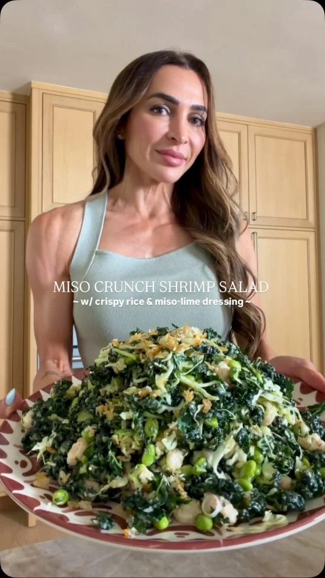 @kalejunkie ✨ MISO CRUNCH SHRIMP SALAD W/CRISPY RICE! I am declaring this the salad of the summer 🙌🏼. This incredible salad is loaded with both fiber and protein and tossed in a tangy miso lime dressing that’s so good you’ll want to drink it. And the best part is that this salad gets better and better the longer it sits because the kale and cabbage soften and the flavors really soak in. I can’t wait for you to try this!⁣
⁣
👉🏼👉🏼 SAVE this post, SHARE it with friends, and be sure to FOLLOW me @kalejunkie for more easy, delicious recipes like this!⁣
⁣
Makes 4 servings ⁣
⁣Dressing:⁣
1/3 cup avocado oil ⁣
4 limes, juiced⁣
1/4 cup white miso⁣
3 tb maple syrup⁣
1 tb ginger paste (1 tsp ground ginger)⁣
3 cloves garlic⁣
1/2 tsp kosher salt⁣
⁣
Salad:⁣
1 lb peeled, deveined raw shrimp, cut into small pieces⁣
1 lime, juiced⁣
4 cups tuscan kale, finely chopped⁣
4 cups green cabbage, finely shredded⁣
1 cup shelled edamame⁣
1/2 cup green onion, sliced⁣
1/3 cup cilantro, chopped ⁣
2 tb toasted sesame seeds⁣
⁣
Crispy rice:⁣
1 1/2 cups cooked rice⁣
1 tb avocado oil ⁣
1 tb low sodium soy sauce⁣
⁣
First, make the crispy rice. Preheat oven to 400F. Add cooked and cooled rice to a baking sheet. Toss with the avocado oil and soy sauce. Bake for 20-22 minutes, tossing half way through (watch to make sure it doesn’t burn). Remove from oven and set aside. Next, prepare the dressing. Add all of the dressing ingredients to a small blender and blend until smooth. Taste and adjust as needed. Next, cook the shrimp. Spray a non stick skillet over medium heat with oil spray of choice. Once the pan is hot, add the shrimp. Squeeze the lime over the shrimp and toss until cooked through (the shrimp will be pink), about 4 minutes. Set aside. Finally, build your salad. In a large bowl, add the kale, cabbage, green onion, edamame, cilantro, sesame seeds, and crispy rice. Pour dressing on top, toss to coat very well and enjoy! #crispyrice #miso #shrimprecipes #summersalads⁣ #fourthofjulyrecipes