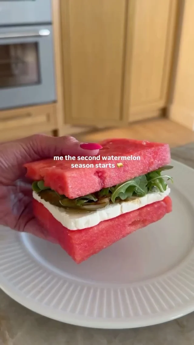 @kalejunkie it’s that timeeeeeee 🍉 watermelon sandwich season and it’s cold, crisp, simple and refreshing. take two slices of watermelon and add feta, pickles, arugula, balsamic glaze and a drizzle of hot honey. trust the process and enjoy! #watermelonsandwich #watermelonseason #lowcarb