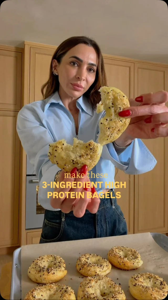 @kalejunkie 🥯 3-INGREDIENT HIGH PROTEIN BAGELS that will make your mornings and lunches a breeze, with 10g protein each, made in my @ThermadorHome oven! They taste just like bagel shop bagels, but with a little protein boost and they are SO easy to make! The recipe makes 4 bagels but I always double it when I have the kids because we go through them quickly! I chose Thermador when I remodeled my kitchen because I knew it would be both luxurious and high performing, and it’s never disappointed me once! Everything cooks evenly, the temperature is perfectly calibrated and therefore my food comes out right every time!  Macros: 10g protein • 26g carbs • 3.5g fat⁣
⁣
Makes 4 bagels⁣
1 cup all purpose flour or gluten free flour⁣
1 cup full-fat cottage cheese⁣
1 1/2 teaspoons baking powder⁣
1/4 teaspoon kosher salt⁣
⁣
Toppings:⁣
1 egg, whisked ⁣
Every bagel seasoning, sesame seeds, poppyseeds, etc.⁣
⁣
Preheat oven to 350F. Line a baking sheet with parchment paper and set aside. In a large bowl, whisk together the flour, cottage cheese, baking powder and salt. Add the cottage cheese and mix together, forming a ball. Note it will look like it won’t come together, but once you use your hands, it will. It won’t be too sticky to handle. Cut into 4 pieces. Roll each piece into a 6-8 inch log then form into a bagel shape. Place onto the baking sheet. Whisk the egg into a bowl and brush onto each bagel. Sprinkle the top with your seasoning of choice. Bake for 30 minutes until golden and puffy. Remove from oven and let cool 5-10 minutes and enjoy! #Thermador #ThermadorStar #NoOneElse