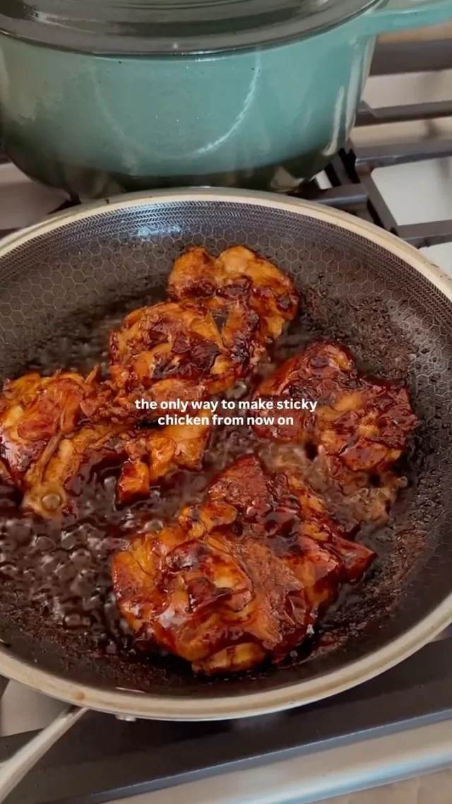 recipe in caption for @kalejunkie QUICK STICKY CHICKEN THIGHS, aka the chicken I eat when I’m tired of the same old, same old boring chicken. Follow my method and you get the juiciest, most delicious sticky chicken. Pair it with steamed rice and a veg, and you’ve got dinner done!! 👏 ⁣
⁣
Save this post, share with friends and be sure to follow me @kalejunkie for more easy, delicious recipes!⁣
⁣
Makes 4 servings ⁣
Sticky Chicken⁣
1 1/2 lbs boneless, skinless chicken thighs⁣
3 tb low sodium soy sauce⁣
2 tb maple syrup⁣
3 tb rice vinegar⁣
2 tb hoisin sauce⁣
2 tb oyster sauce⁣
1 tsp sesame oil ⁣
2 tb avocado oil⁣
⁣
Pat dry the chicken and add to a bowl. In a bowl, whisk together the soy sauce, maple syrup, rice vinegar, hoisin, oyster sauce and sesame oil. Pour 3/4 of the marinade over the chicken, reserving 1/4 of it for later. Toss to coat the chicken well. Heat a large non-stick over medium-high heat. No oil needed but make sure the pan is HOT. Like hot hot! Working in batches if needed, add the chicken. Do not touch for 5 minutes then flip to the other side. Pour remaining marinade into the pan. Do not disturb the chicken for 5 minutes more. Once cooked through (internal temp of 165F), transfer chicken to a plate and enjoy! Garnish with green onions and sesame seeds if desired.